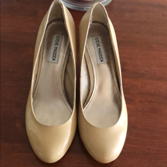 Steve Madden Shoes - 👠👠 Steve Madden nude heels!
